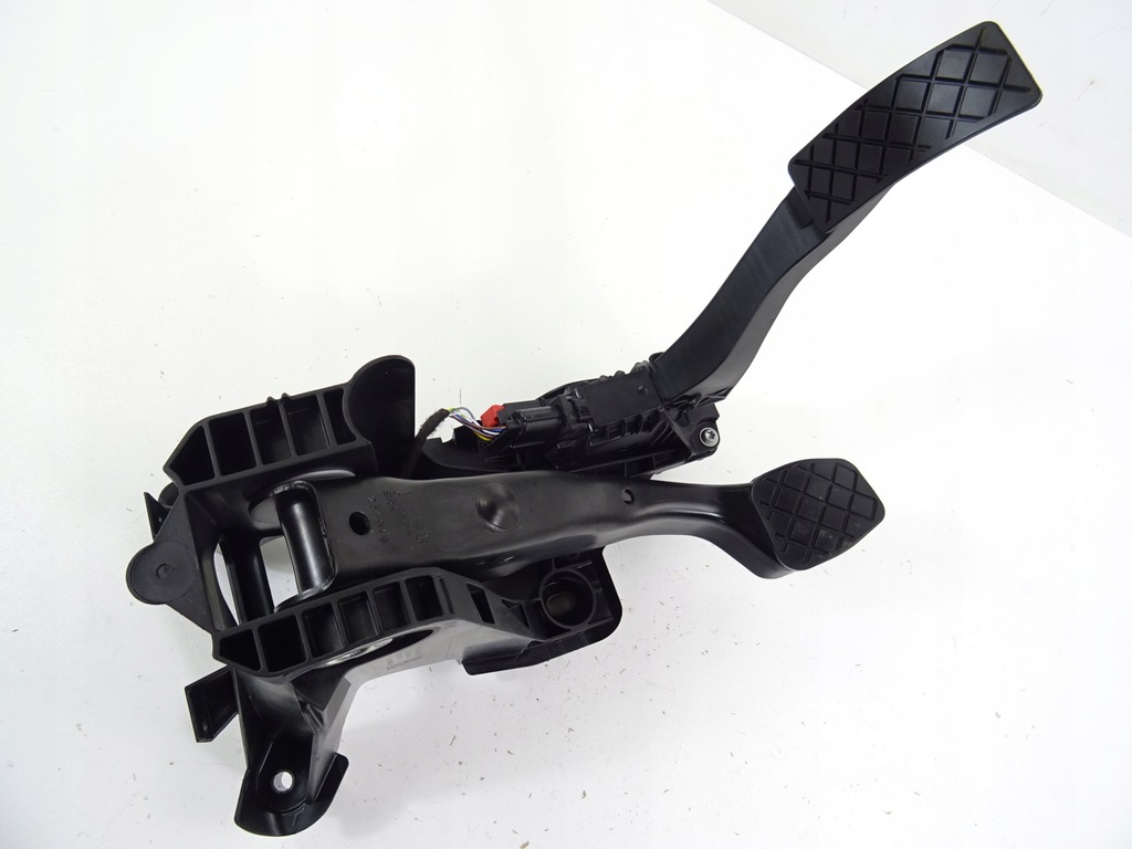 фото №4, Vw t-roc педаль газа тормоза колодка 5q1721058dm