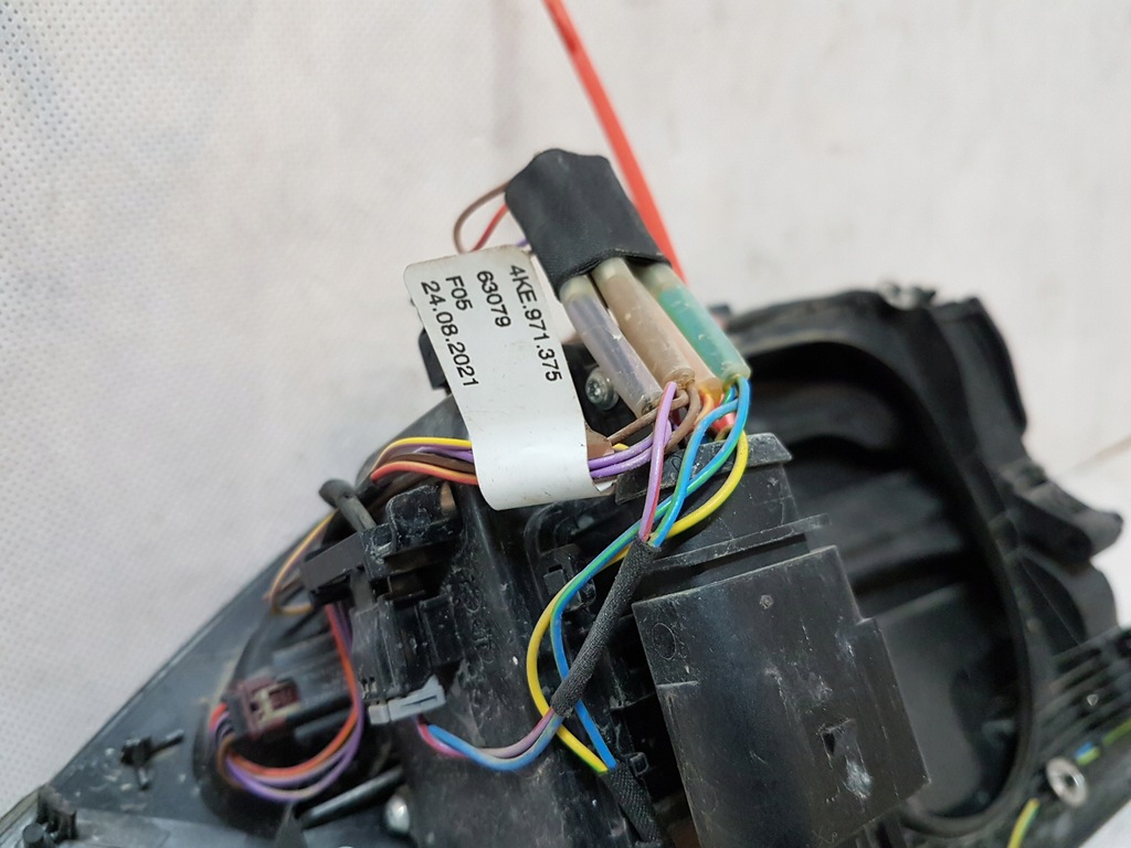 фото №5, Audi e-tron крышка разъём зарядки 4ke971375