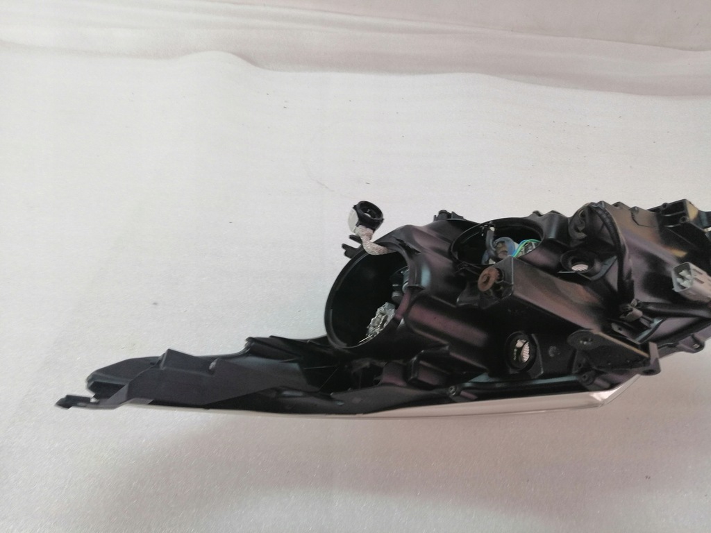 фото №10, Toyota avensis t27 лампа перед правая