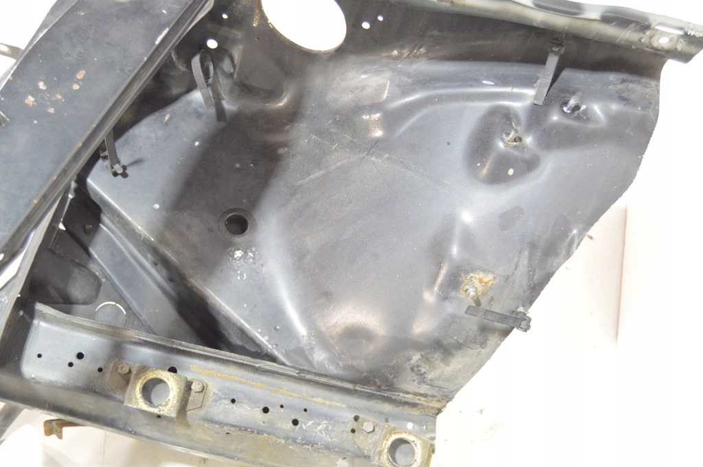 фото №5, Pas передний подкрылок mercedes w124 cabrio coupe bez ржавчина idealny