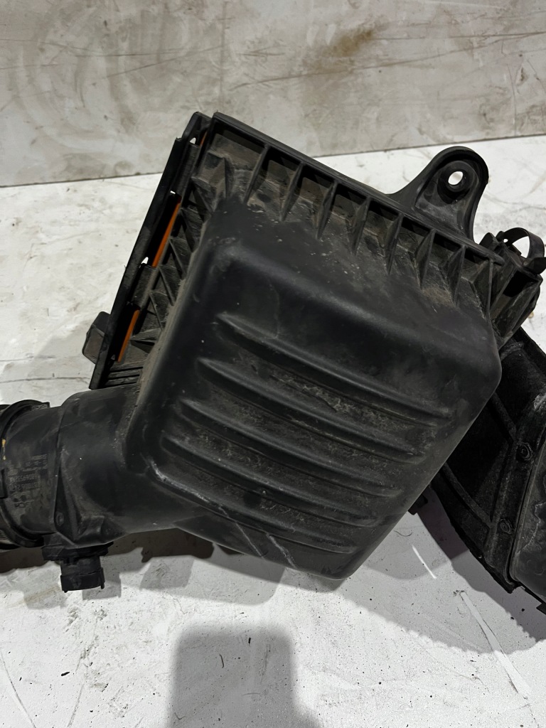 Купить Корпус фильтра воздуха расходомер cherokee wk2 3.0 crdi 68199048aa