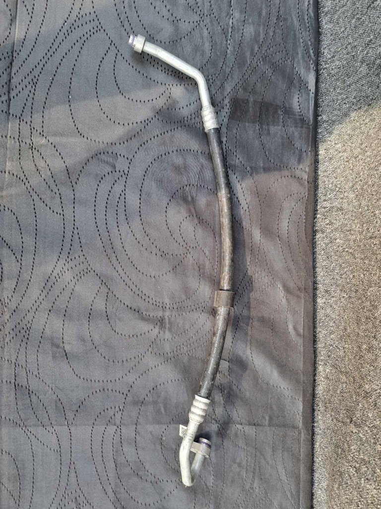 фото №1, Шланг кондиционера audi a4 b9 8w0816743k