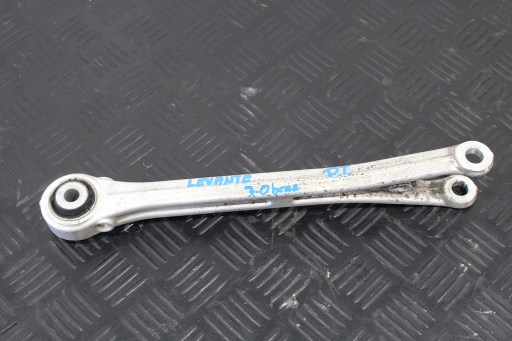 фото №1, Рычаг правый задняя maserati levante m161