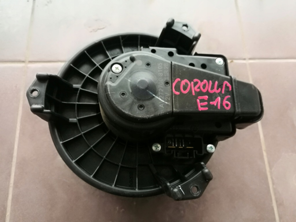 фото №1, Вентилятор воздуходувка ---toyota corolla e16 2015rok