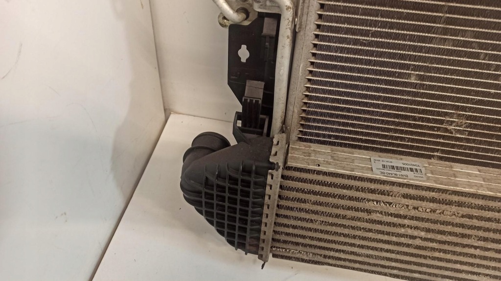 фото №5, Volvo v40 2013 радиатор вентилятор 31319166 31368270 1.6 volvo радиатор