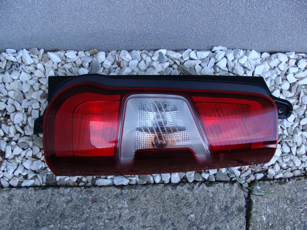 фото №1, Лампа лівий задня combo e rifter partner iv proace 9820554880 !!!