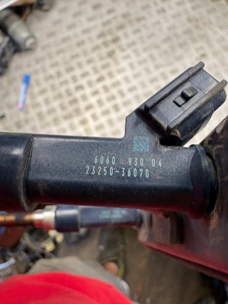 фото №7, Lexus nx 2.5 гібрид форсунки комплект молдинг форсунок 23250-36070