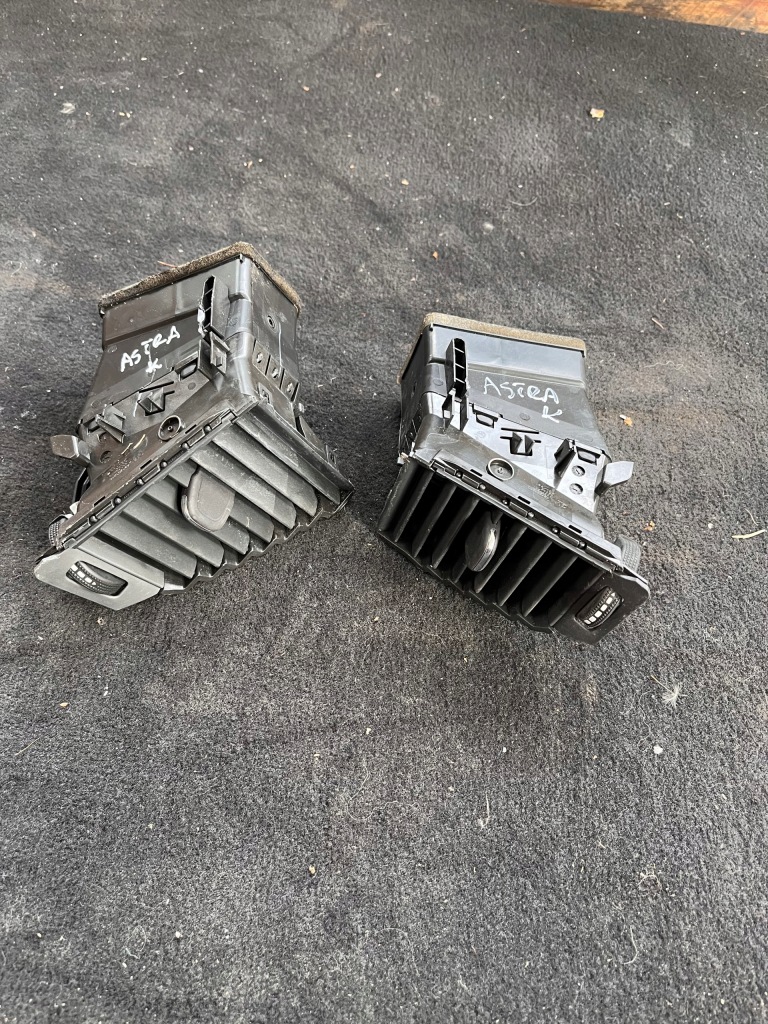 фото №1, Opel astra v k решітка обдув консолі права ліва