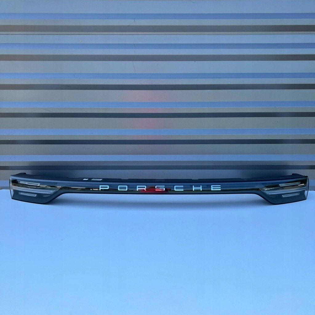 фото №1, Porsche cayenne 9y0 coupe bledna led лампа w багажник