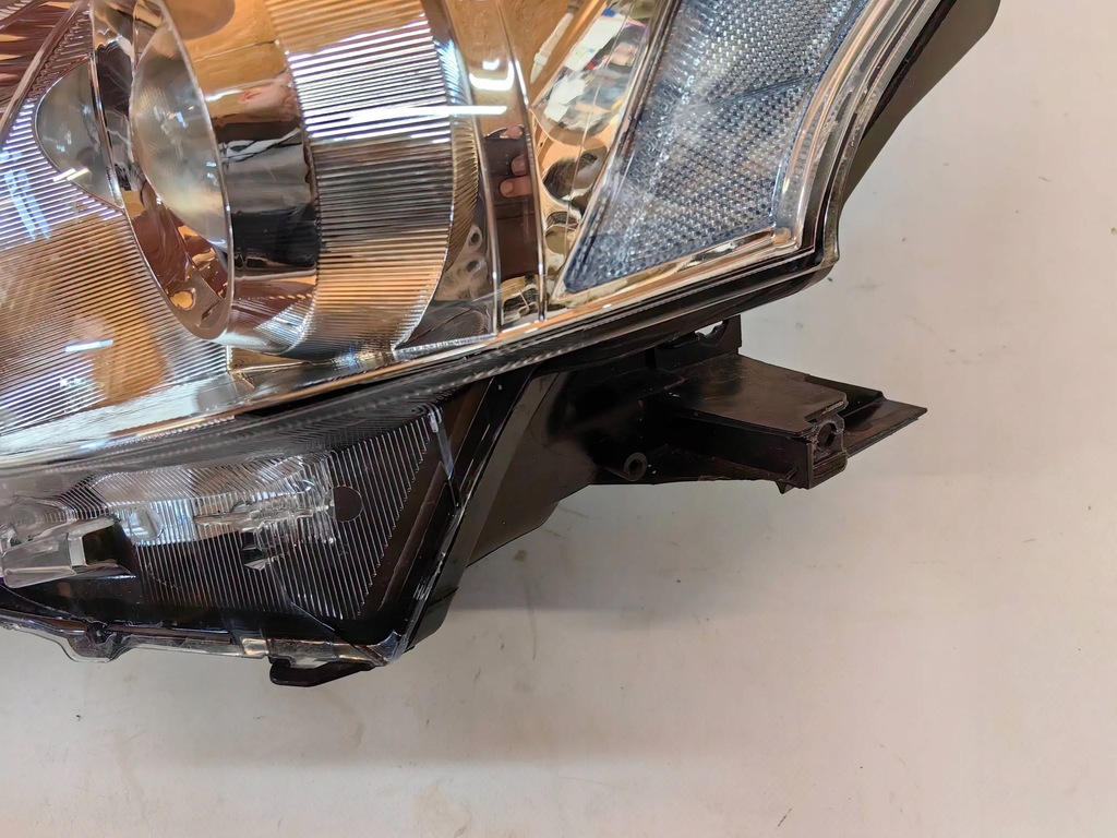 фото №6, Toyota prius + plus - лампа левая линза обычная polecam