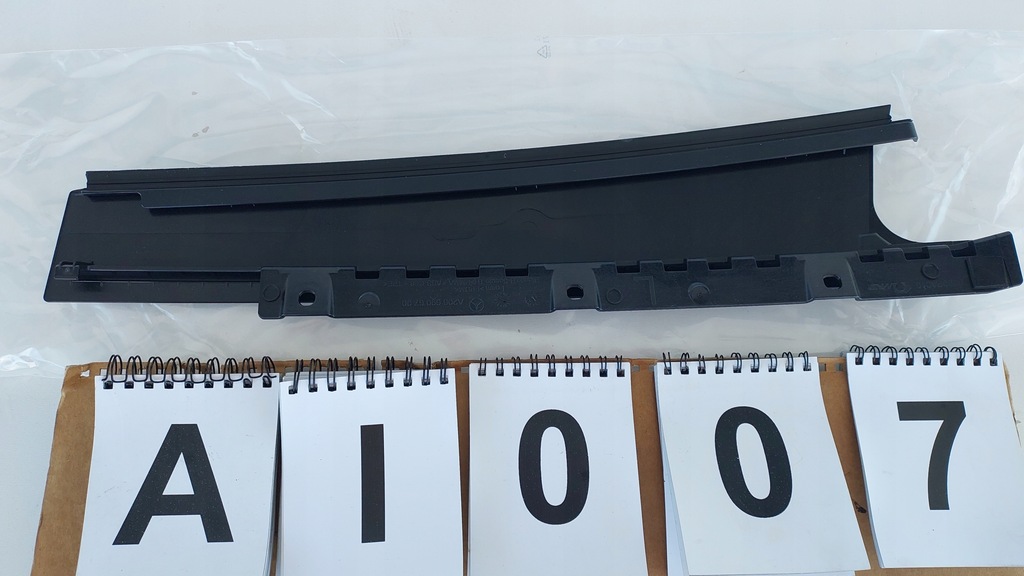 фото №5, Mercedes c-klasa w206 накладка дверь стойка левый задняя