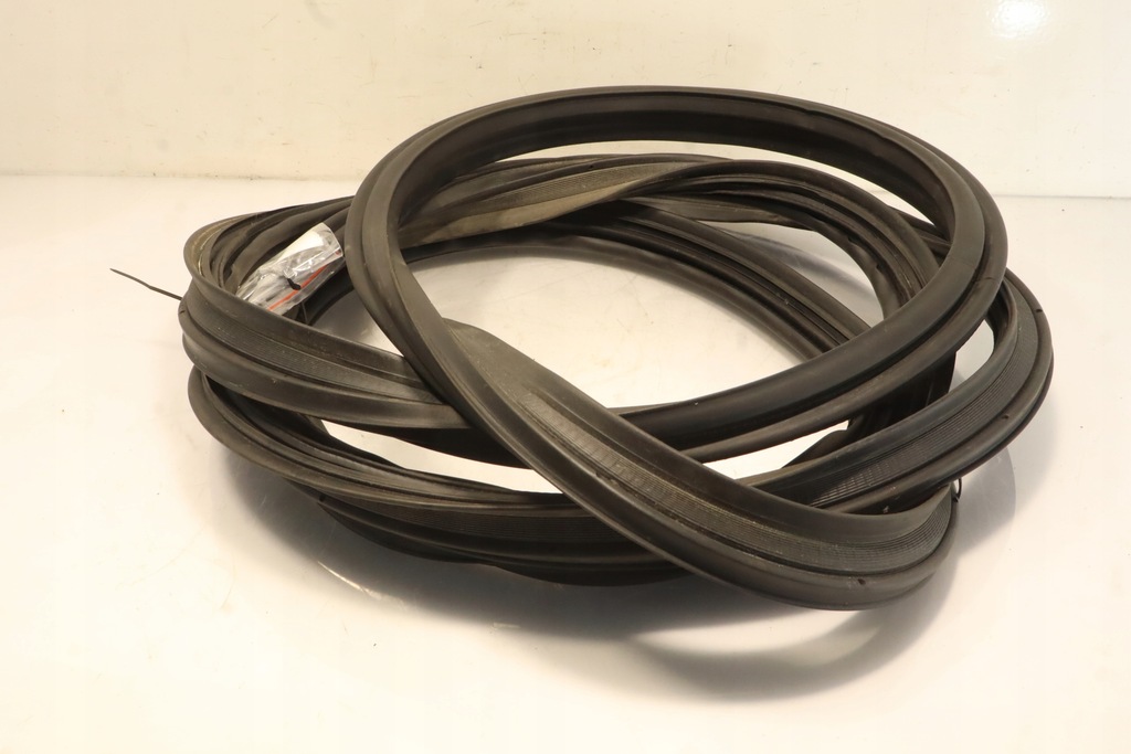 фото №4, Прокладка крышки багажника lexus rx v 350h hybrid prestige