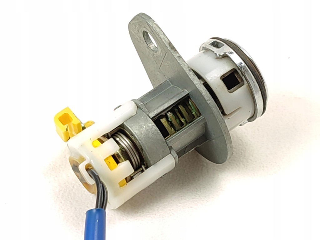 фото №9, Вкладка замка дверь левый перед kia cerato i 2003–2006