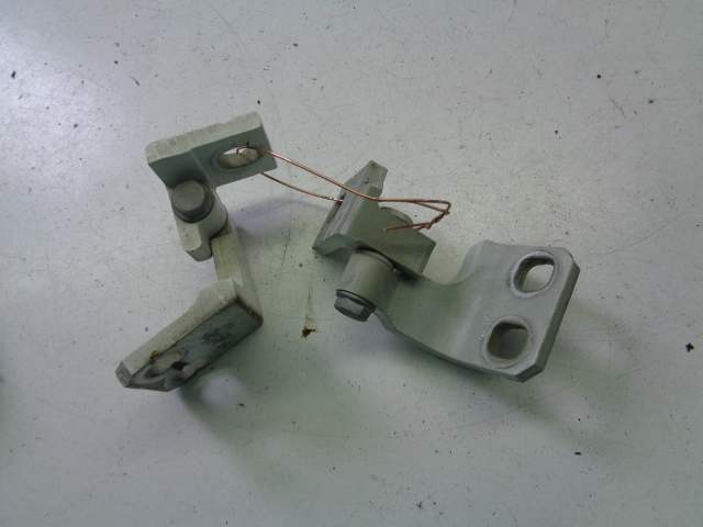 фото №1, Петлі двері правий перед jeep renegade 1.4 multiair przed lift 17 rok 296