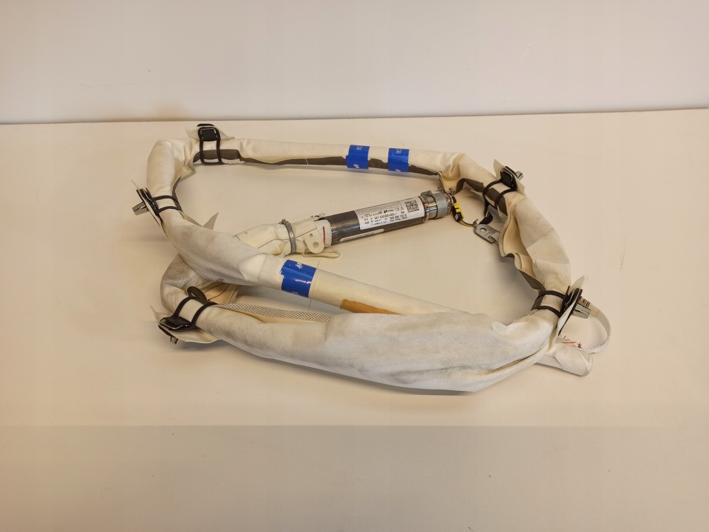 фото №1, Audi a4 b8 шторка безопасности правая 8k0880742b