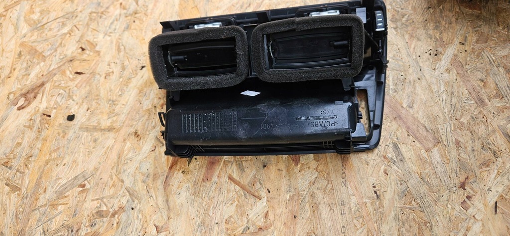 фото №12, Решітка обдув панелі приладової панелі skoda octavia mk2 1z 1z0820951a