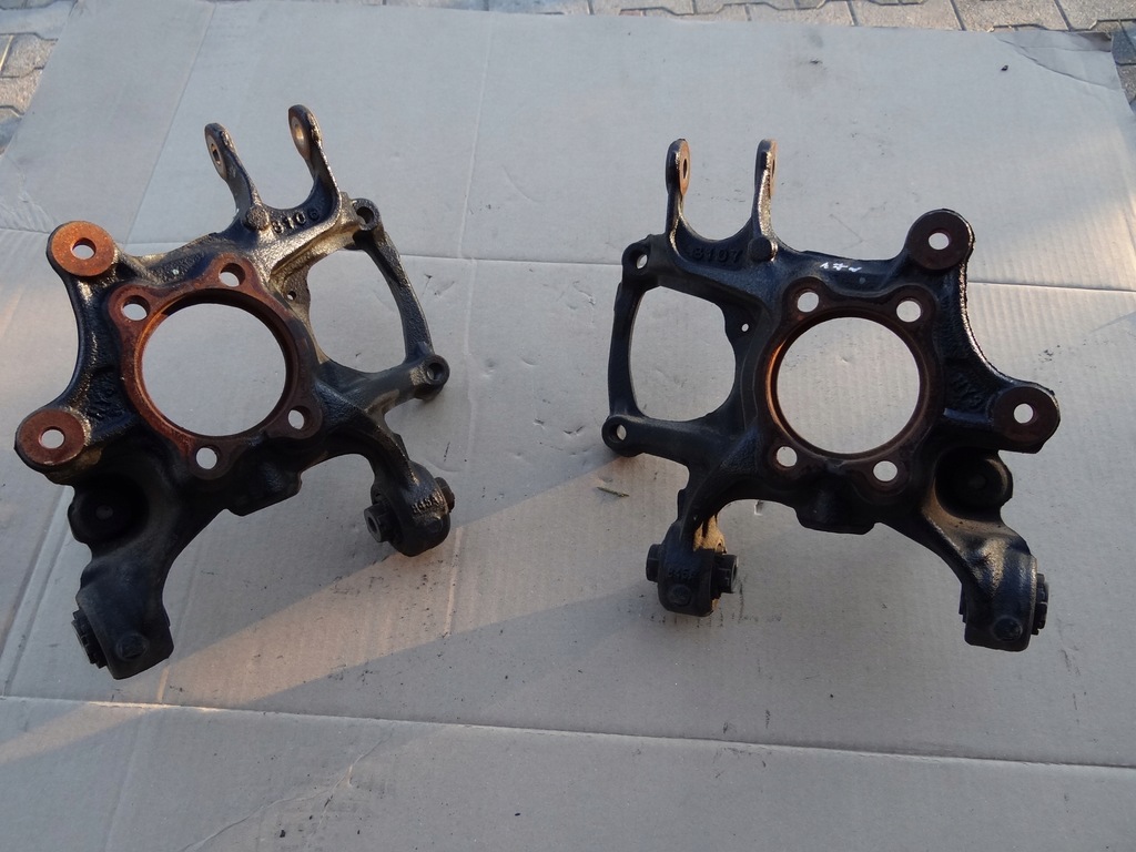 фото №1, Поворотный кулак p.t-l.t mazda 3 2017r