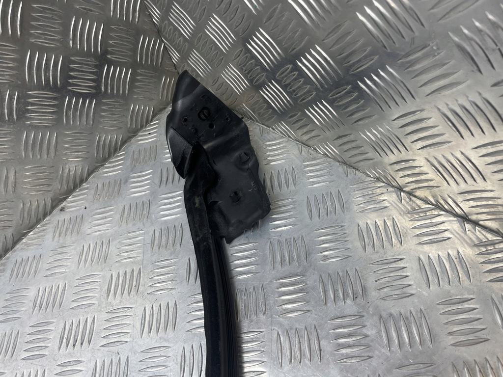 фото №9, Mini r55 r57 r59 прокладка молдинг стекло правая перед 7146090