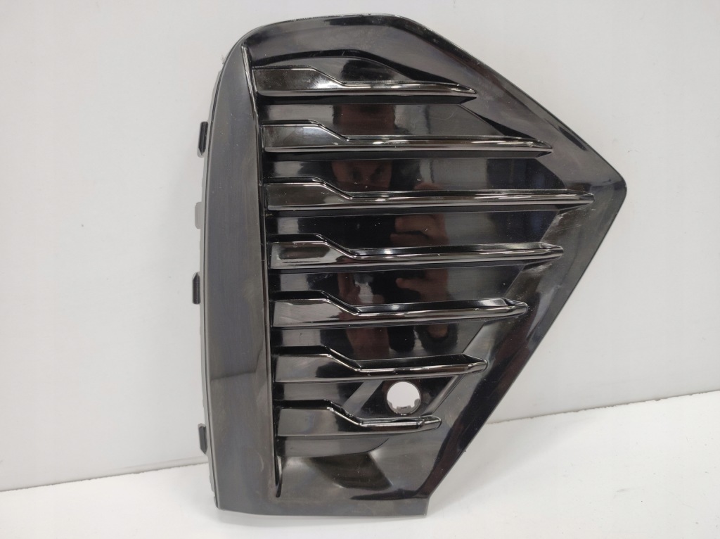 Купить Решётка бампера правая volvo xc60 ii рестайлинг  r-design 2022 - 2026 32234962