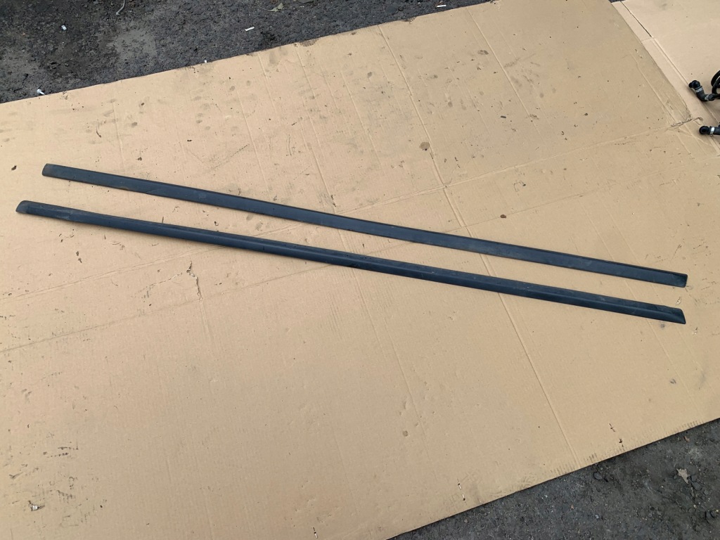 Купити Молдинг поріг накладка поріг права ліва jetta v sedan оригінал