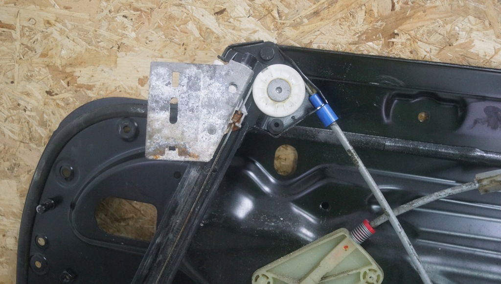 фото №7, Подъемник стекло левый перед porsche 911 997