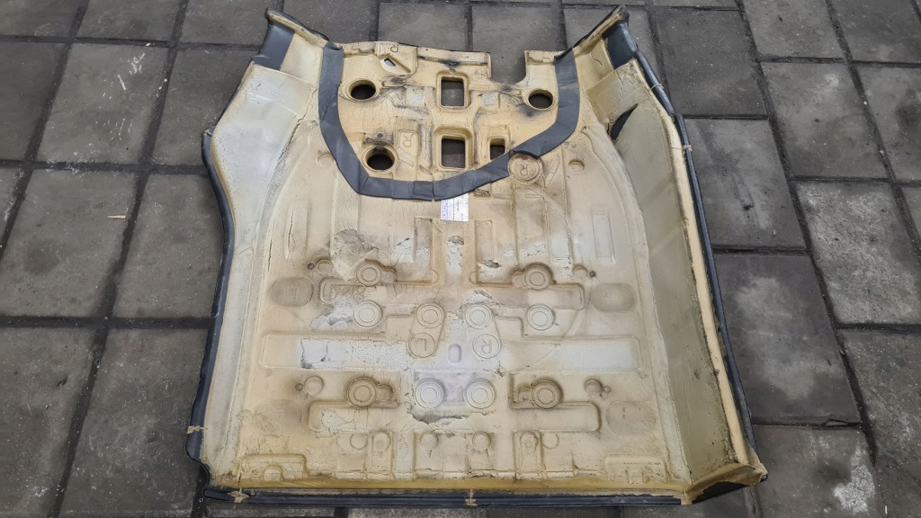 Mercedes actros mp4 коврик обшивка резиновый средняя в Украине