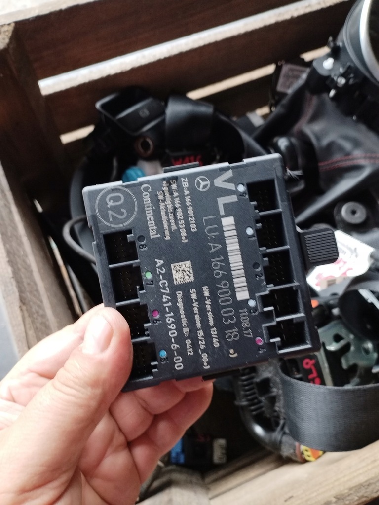 фото №1, Mercedes w176 lift модуль дверь левый перед исправный