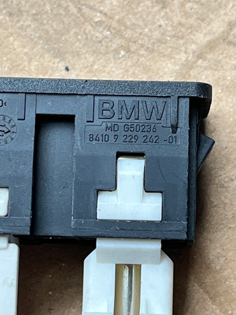 17 mini r56 r55 r57 r60 r61 разъём aux usb 9229242 Оригинал