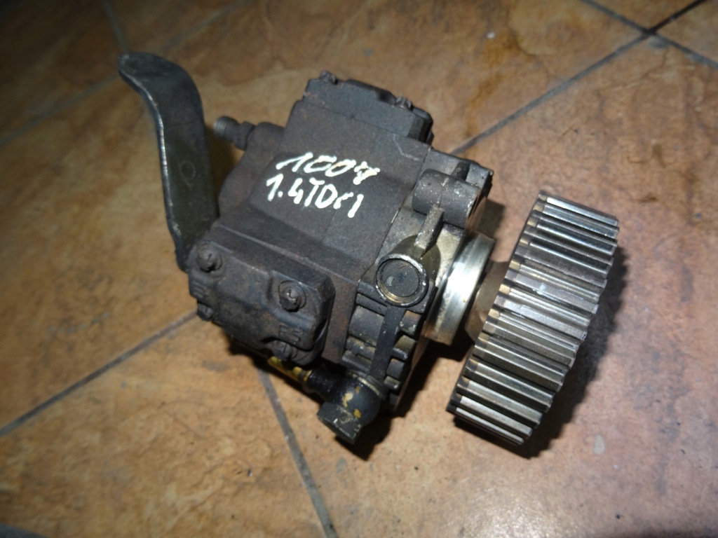 фото №1, Peugeot 1007 1.4tdci насос впрыскная 9658176080