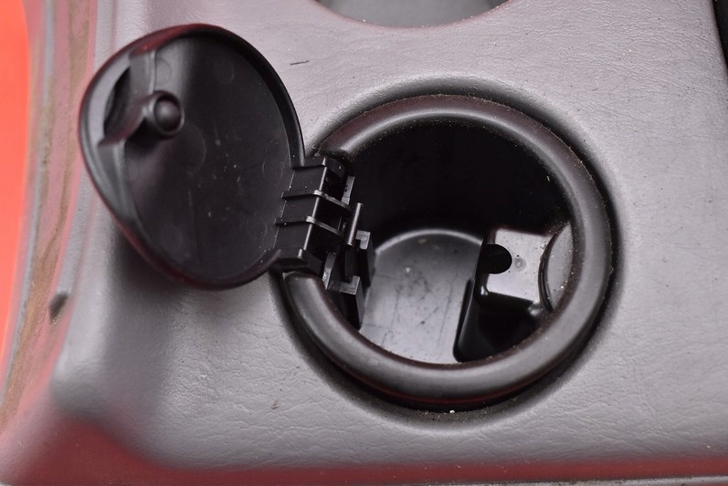 фото №7, Туннель средний подлокотник eu yl8x-78045a37-a mazda tribute 1 i 00-04