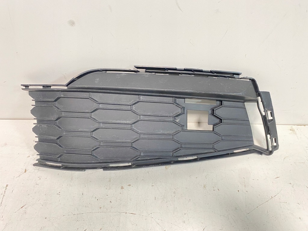 фото №1, Решітка радіатора решітка бампера ліва skoda kamiq 658