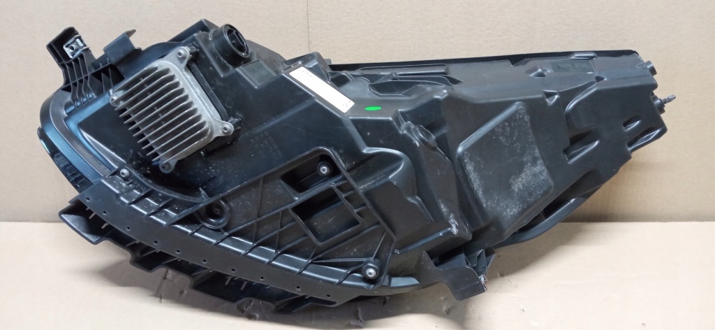 Tesla model 3 y рестайлінг  20- фара перед правий full led європа  151495300d Київ