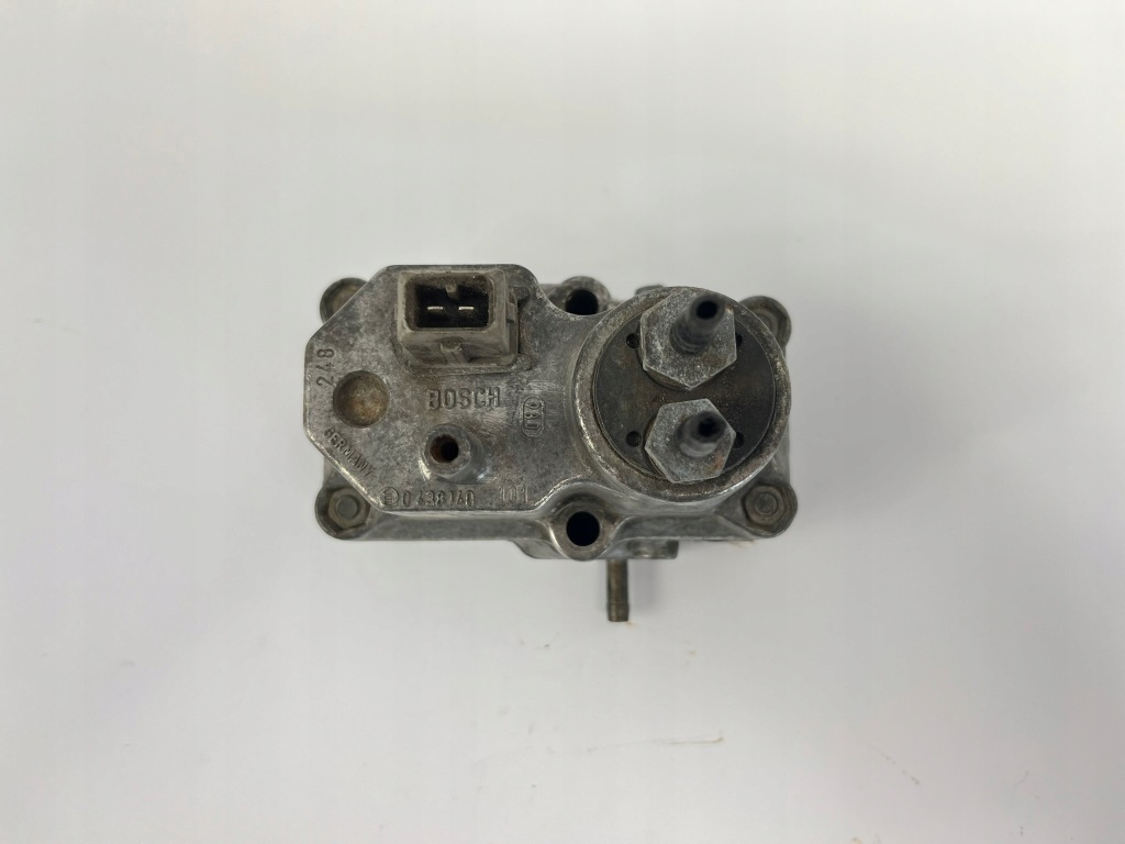 Купити Клапан регулятор тиску пального mercedes w126 r107 sl 0438140101 bosch