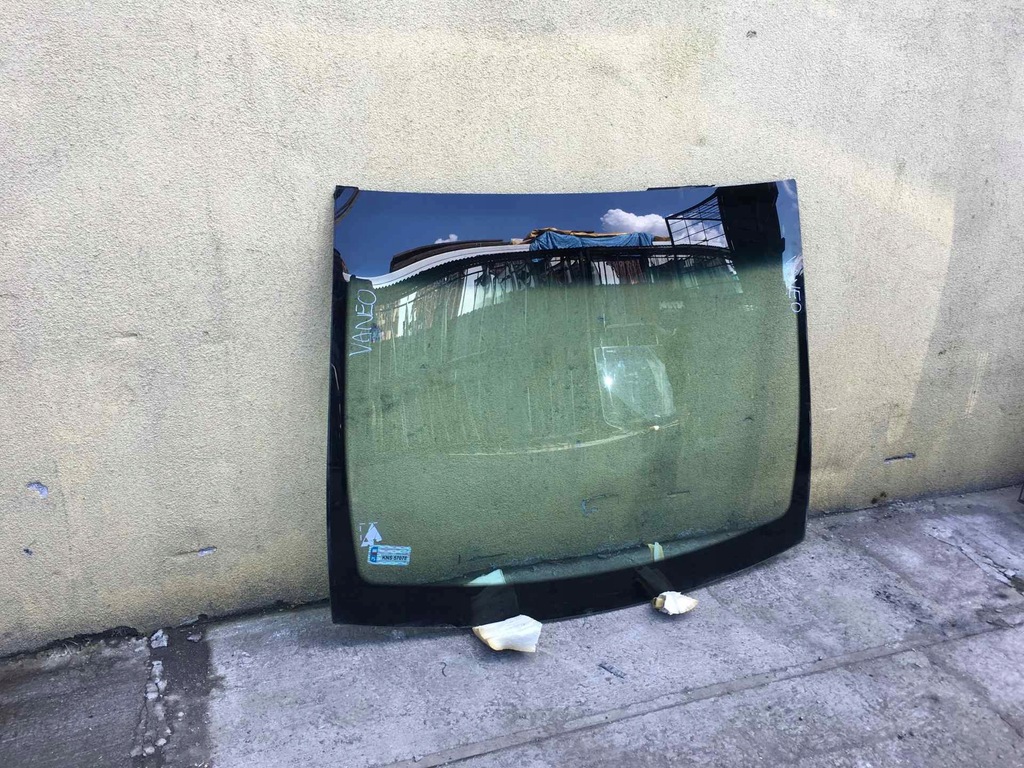 фото №1, Стекло лобовое перед mercedes vaneo w414