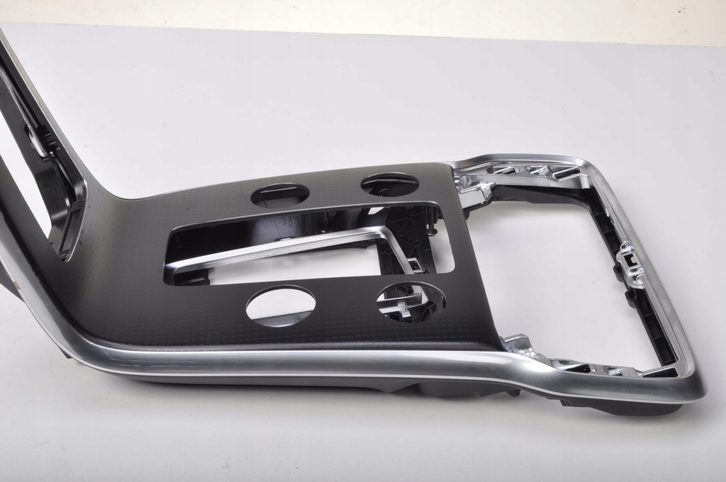 фото №11, Volvo v40 ii рамка панель обдув 08632794 lift