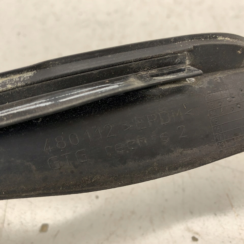 Молдинг стекло лобовое правый  + левая отражатель воды bmw x3 f25 рестайлинг  14r Доставка