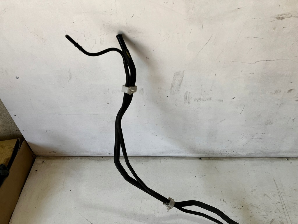 фото №7, Chr c-hr 1.8 гибрид трубки провода топливные