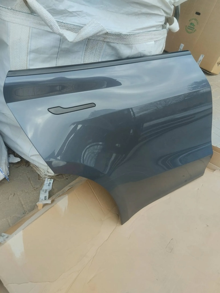 Tesla model y двері правий задній повний Київ