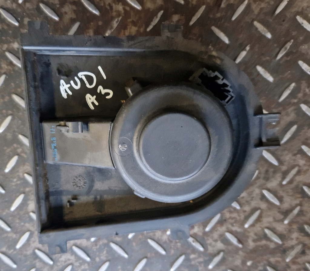 фото №1, Воздуходувка audi a3 8l lift 1j1819021b