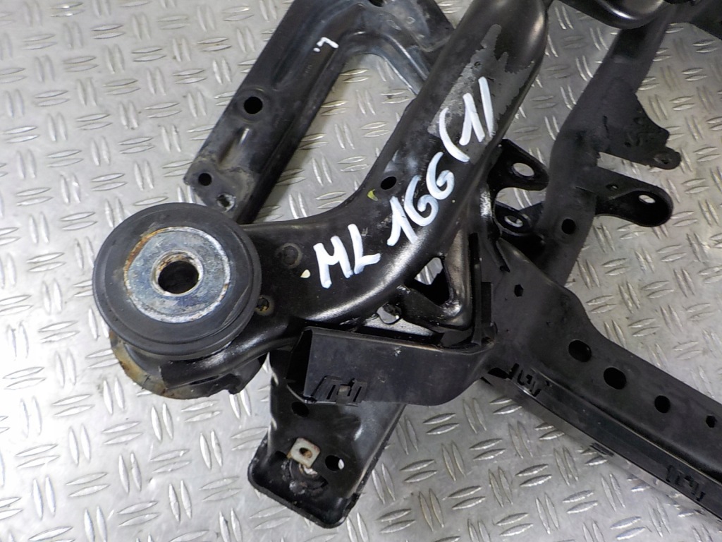 Mercedes ml166 11-15 підрамник підрамник підрамник 4 matic 350 Оригінал