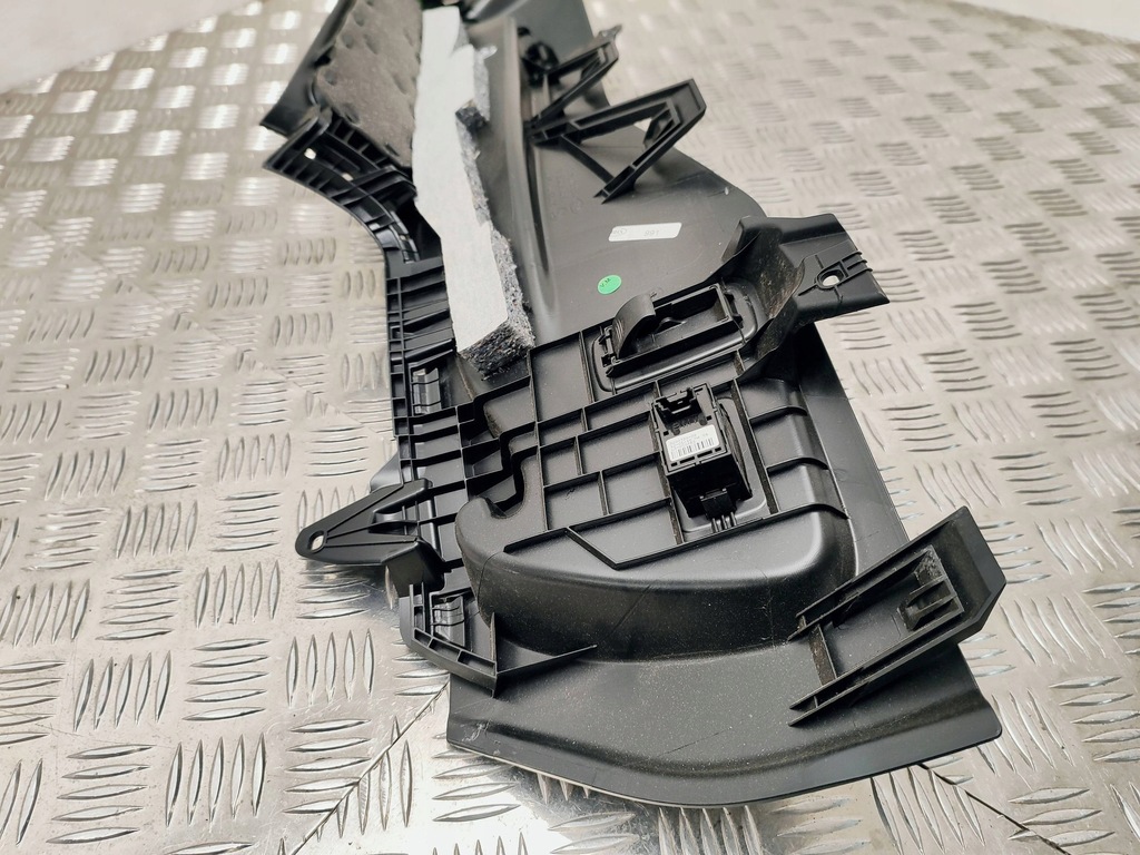 фото №6, Bmw 2 f46 2016 правая сторона кронштейн полка багажника