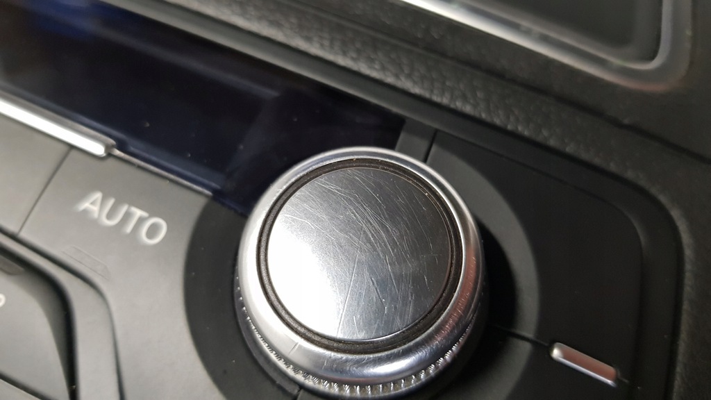 фото №9, Решітка панель обдув задня audi a7