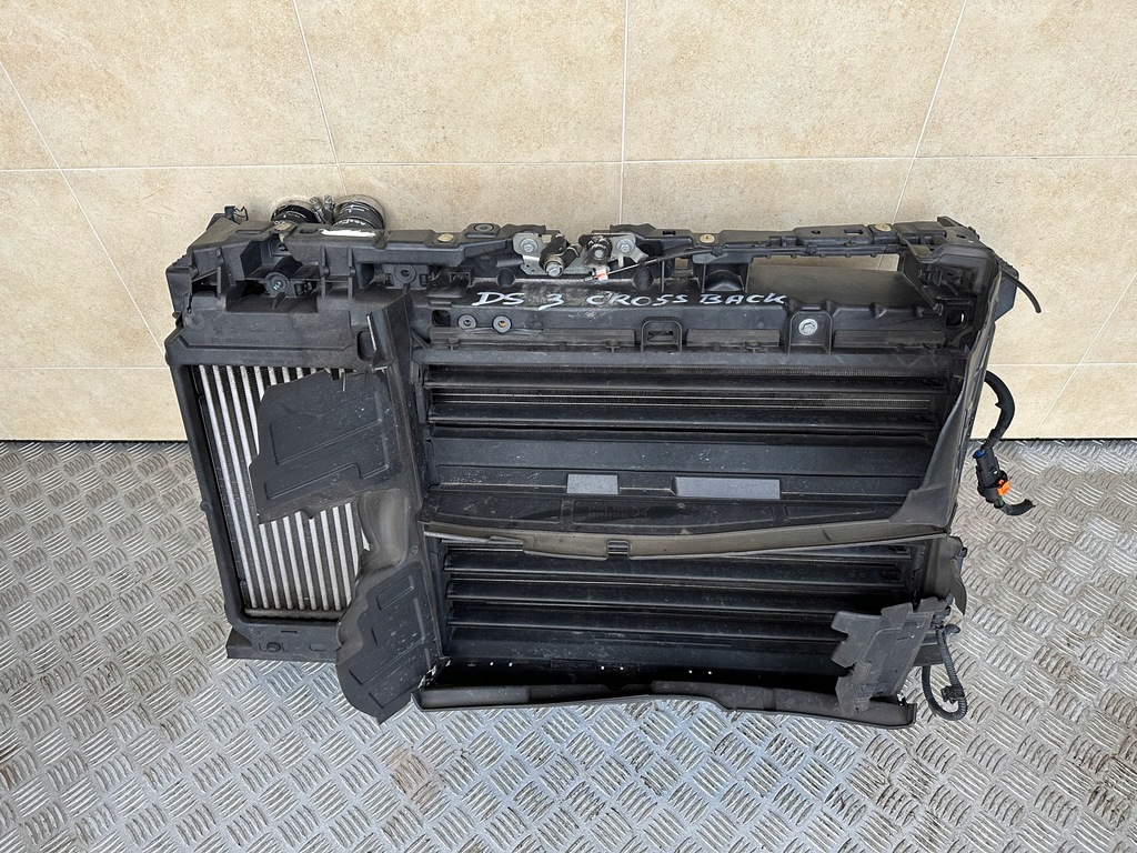 фото №1, Pas передній радіатор citroen ds3 crossback