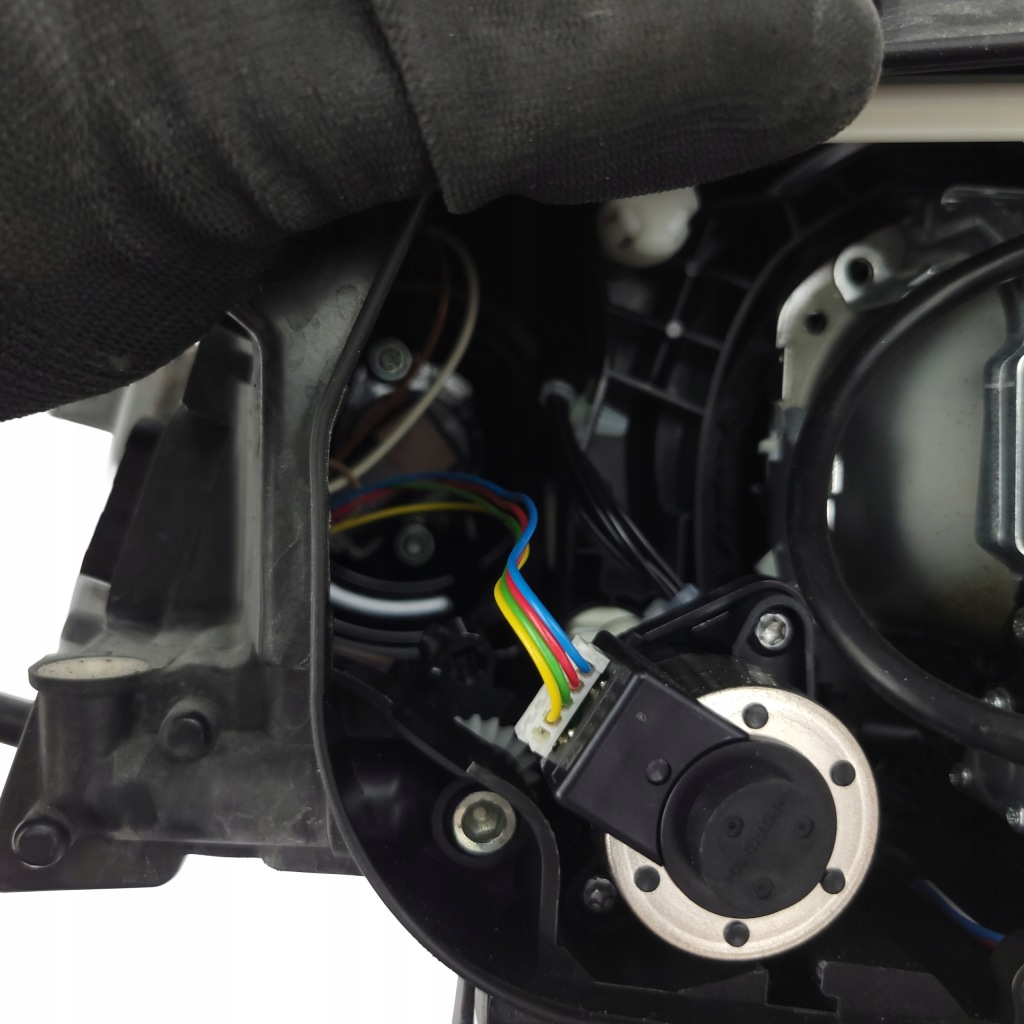 Audi a6 c6 рестайлинг  фара передняя перед правый  bi-xenon поворотный led 4f0941030dh Киев