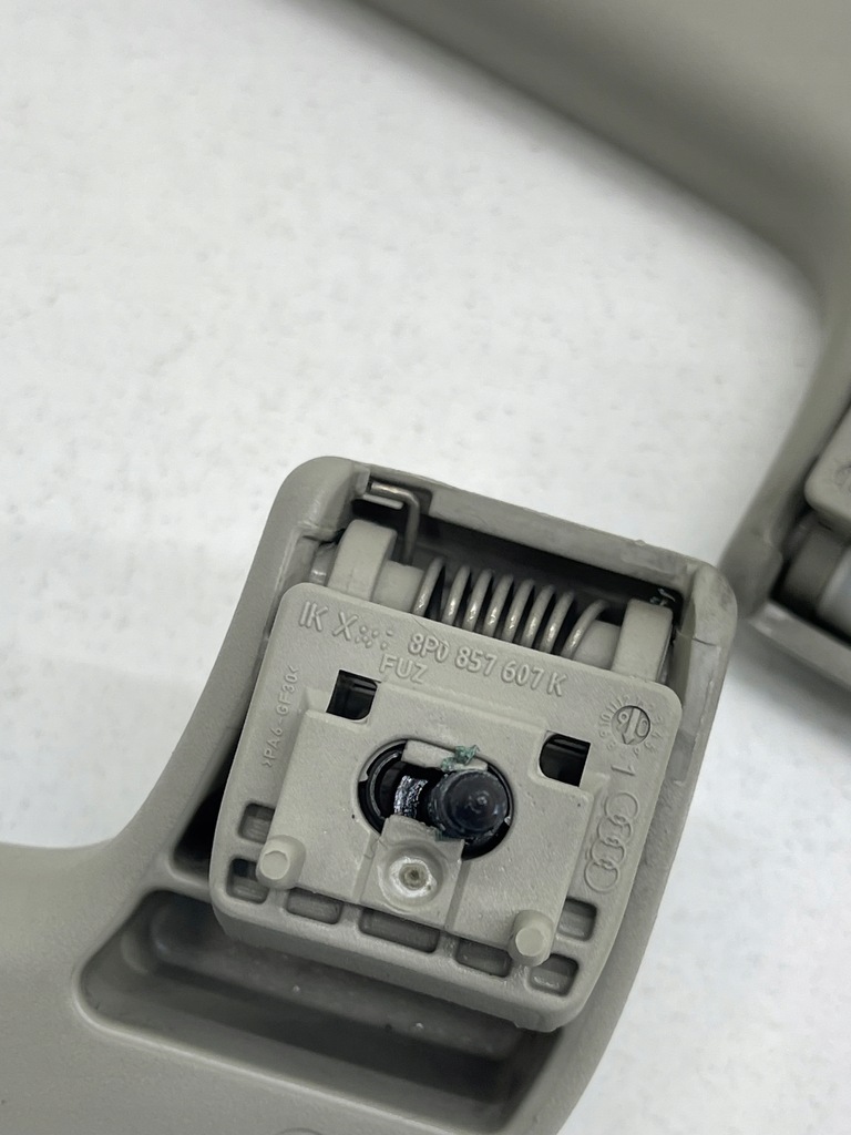 фото №12, Audi q7 4l a6 c6 ручка кронштейн потолочный перед левая / правая