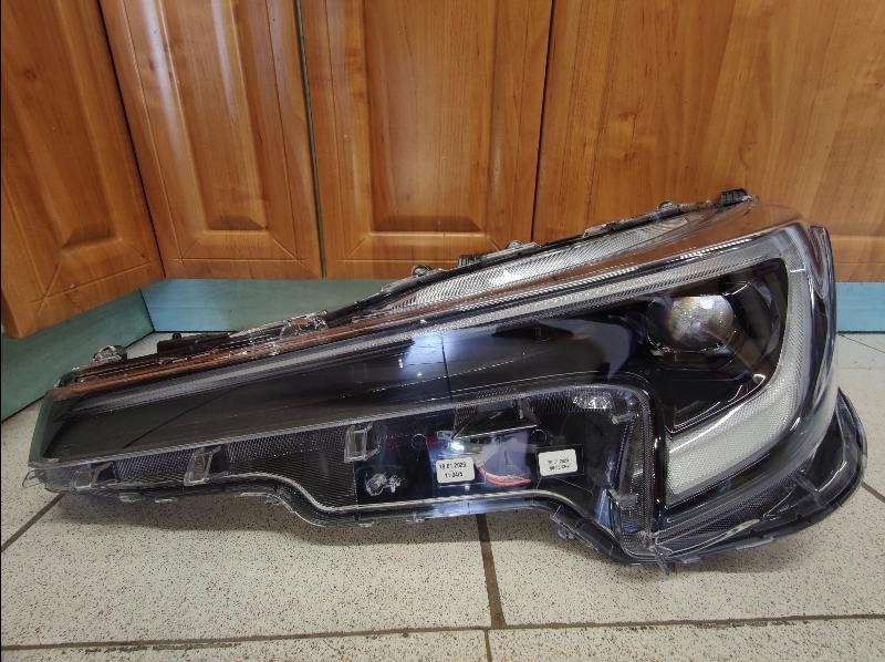 Купити Фара передня перед toyota corolla e21 full led