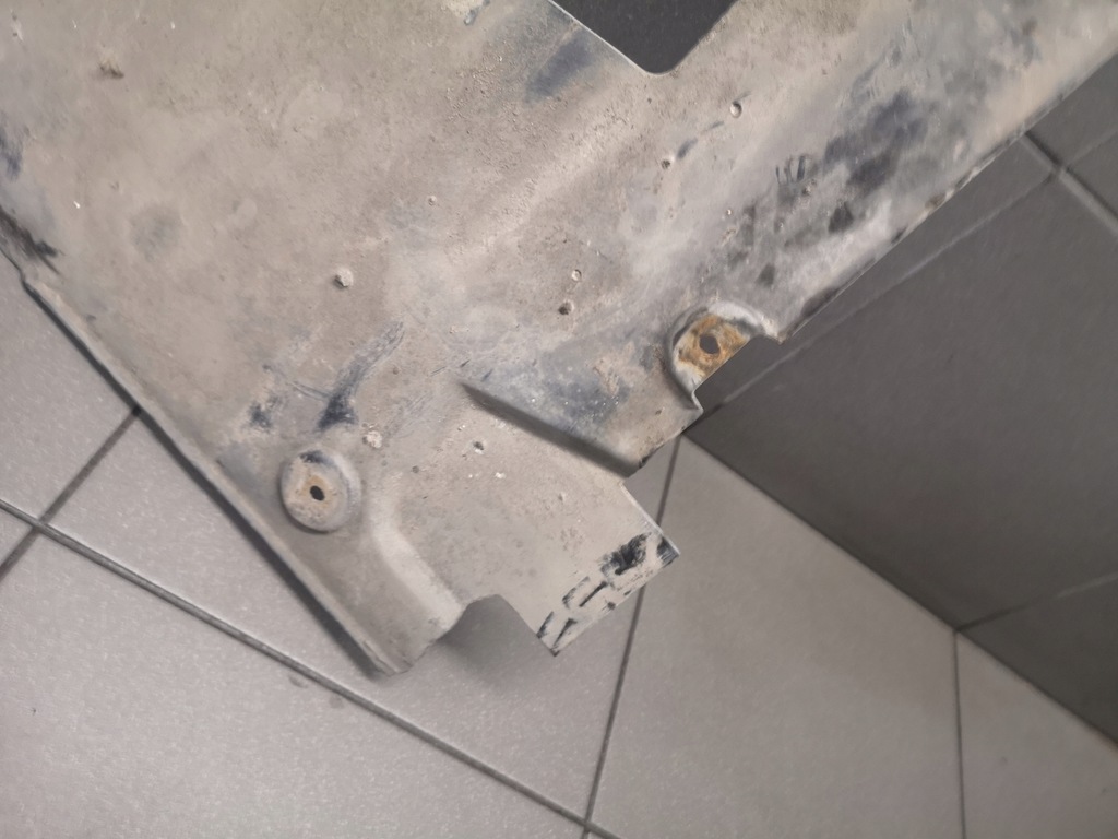 фото №8, Защита подвеска правая audi a8 d2 4d0018958b