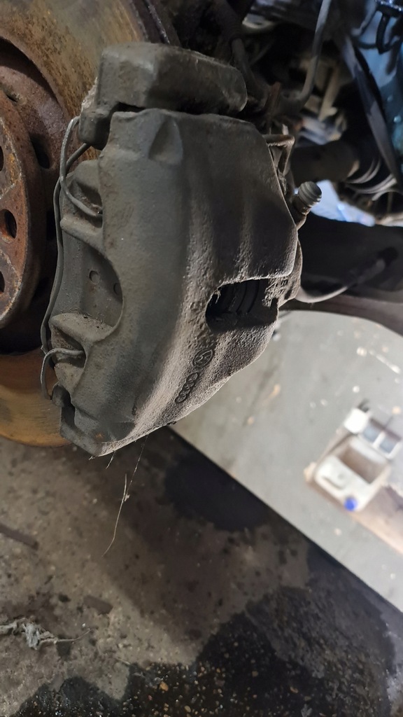 фото №1, Суппорт тормозной левый перед audi a6 c5 312mm