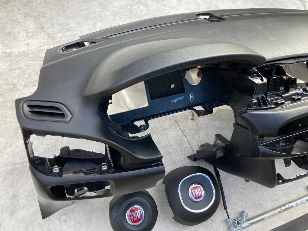 фото №4, Fiat tipo панель приладів панель приладів консоль подушки безпеки ремені