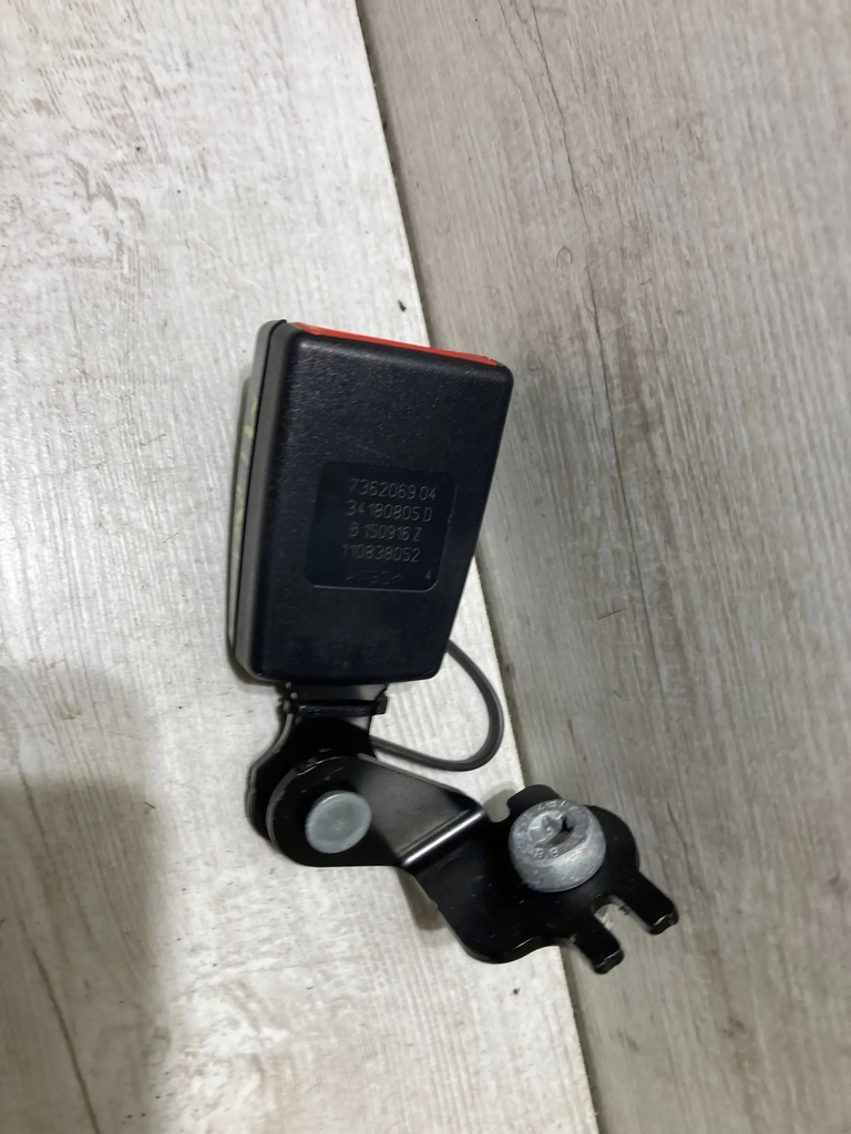 фото №1, Mini one - cooper f56 f55 2016 клипса pas левый задняя